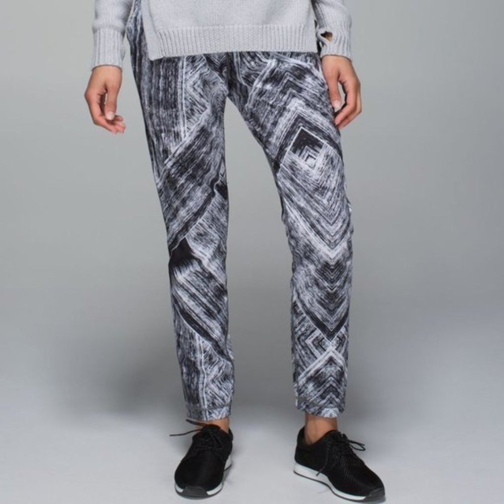 LULULEMON black Namaskar Pant II